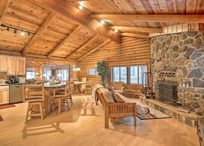 11 Mi To Rainbow Lake: Family W/ Large Yard Holiday home *