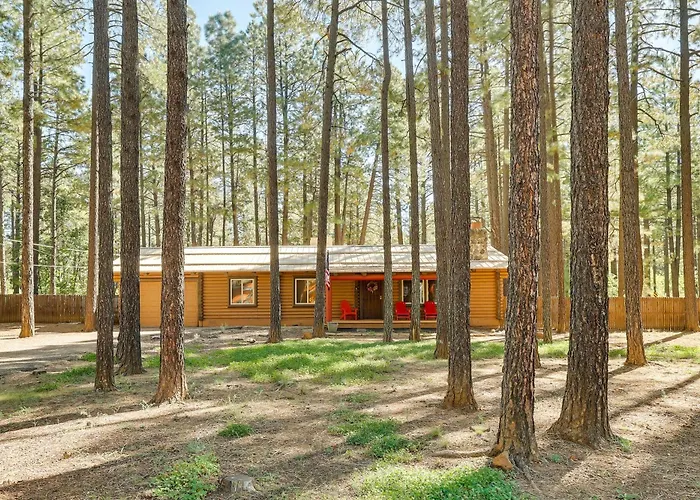 Holiday home 11 Mi To Rainbow Lake: Family W/ Large Yard