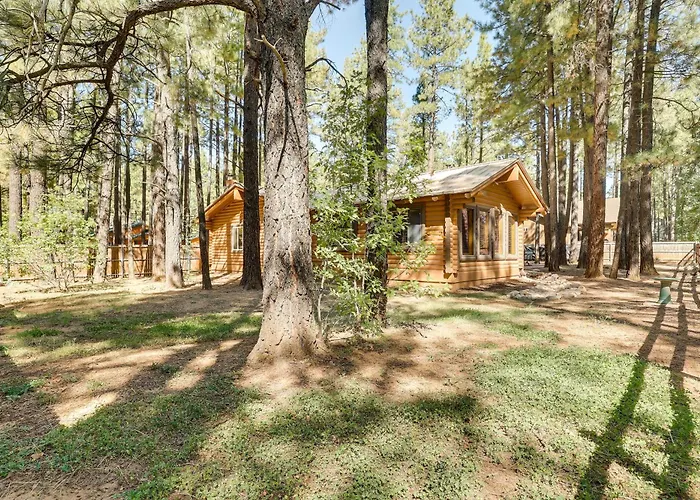 Holiday home 11 Mi To Rainbow Lake: Family W/ Large Yard *